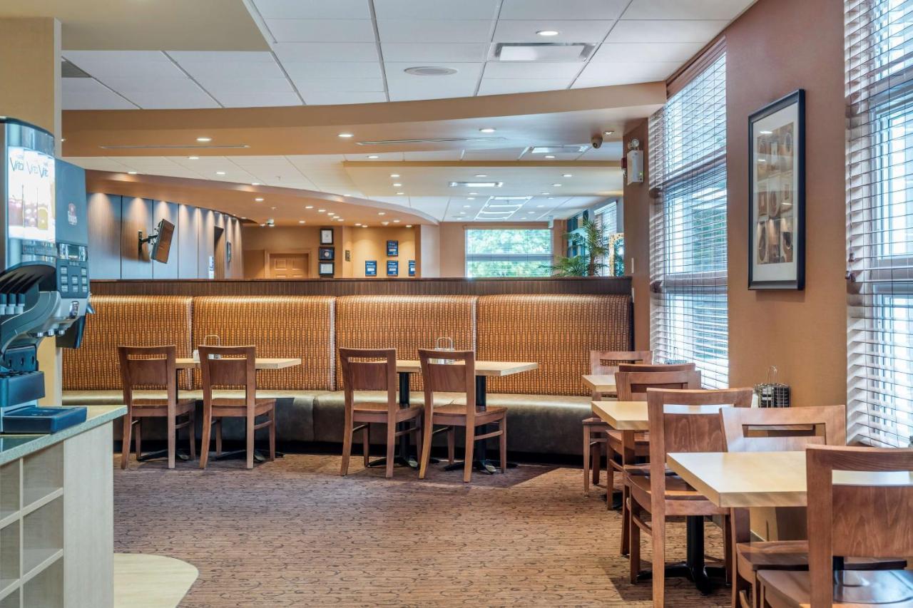 Best Western Plus, Bathurst Hotel & Suites Exterior foto