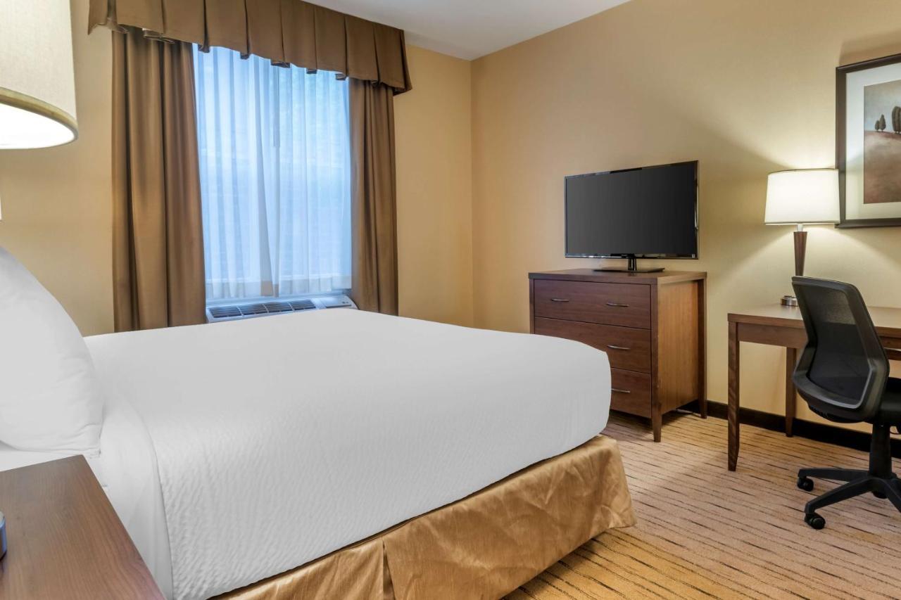 Best Western Plus, Bathurst Hotel & Suites Exterior foto